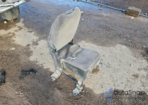 2005 GMC Sierra C2500 Heavy Duty из США, поврежденный, VIN 1GTHC23245F883494